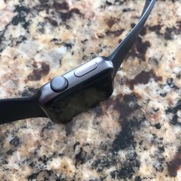 Apple sports watch 7000 series - Picture 5 of 6